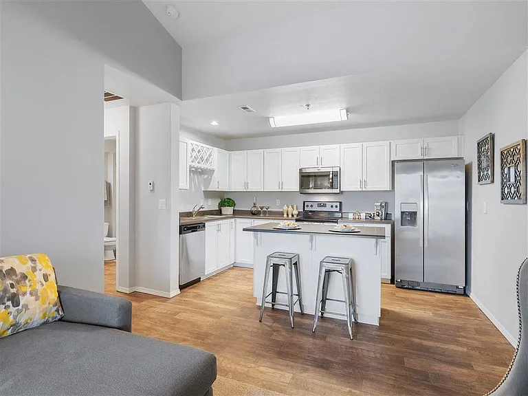 Altamont Summit Apartment Homes — Photo 7