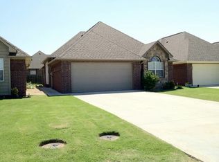 1202 Jeannie Lane Ct, Muskogee, OK 74403