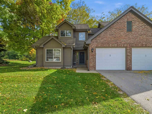 18725 N Brookfield Rd #24, Brookfield, WI 53045