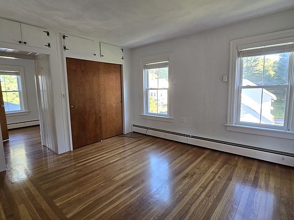5th image of 381 Ten Rod Rd #2