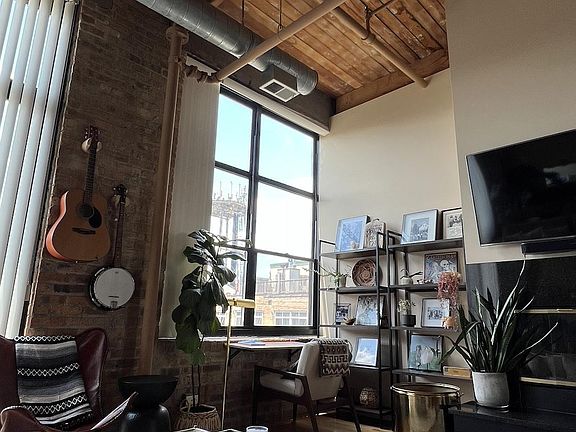 2nd image of 2300 W Wabansia Ave APT 301