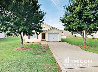 3633 Crowders View Dr, Gastonia, NC 28052