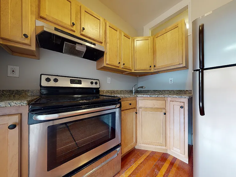 9 Sewall Ave — Photo 75