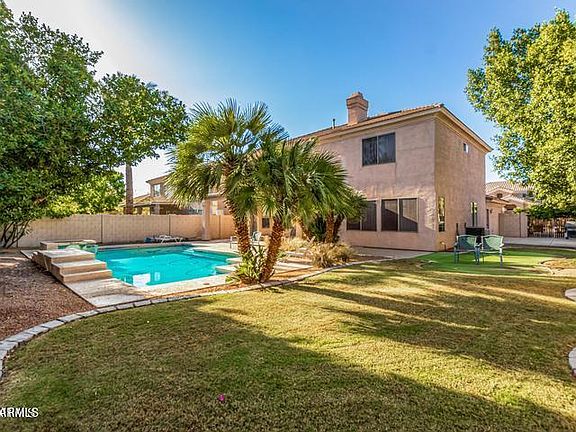 2nd image of 1551 E SAGEBRUSH Court