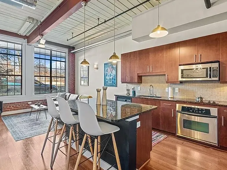 1261 Caroline St NE #107 — Photo 3