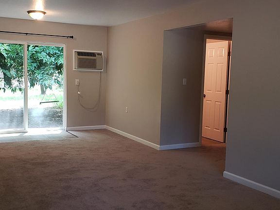 3rd image of 6912 Pecan Ave