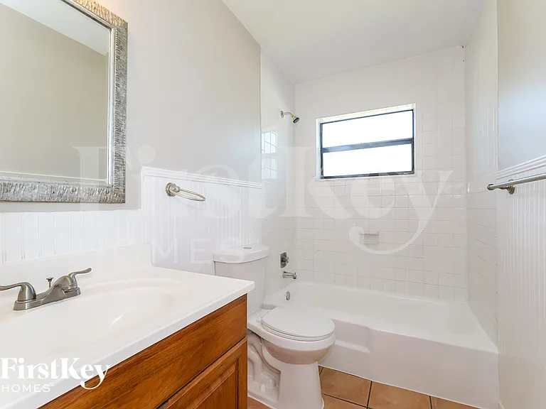 1389 Meadowbrook Dr — Photo 16