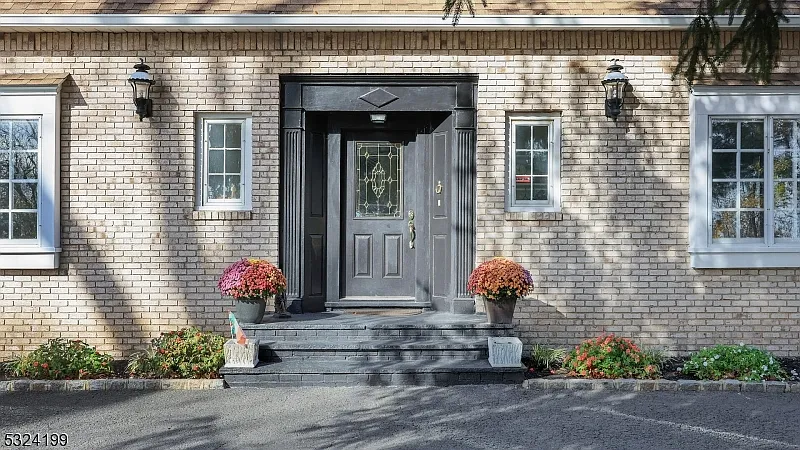 5 bed, 3.5 bath, $5,500 — Photo 4
