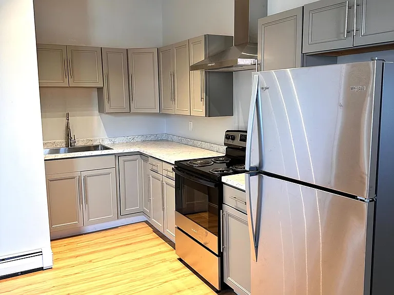 310 Union St — Photo 4