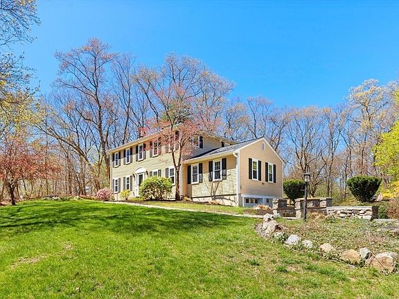 4th image of 16 Wayland Hills Rd