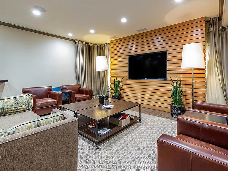 AQUA Marina del Rey — Photo 21