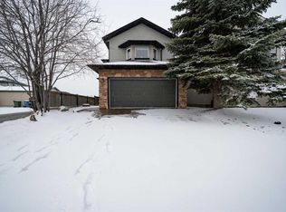 11 E Arbour Stone Cres NW, Calgary, AB T3G4Z9
