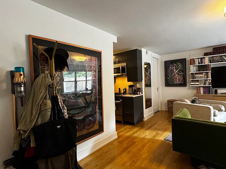 300 E 71st St #2D — Photo 6
