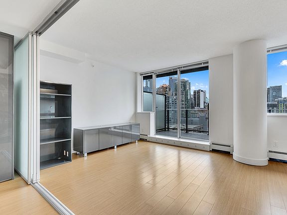 3rd image of 1325 Rolston St #1303