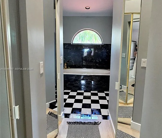 741 Tyler St — Photo 32