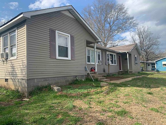 2nd image of 813 & 815 N Gaines Ave