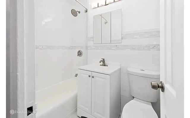 Rented by Douglas Elliman | media 19