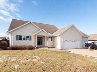 2119 Golfview Ln, Onalaska, WI 54650