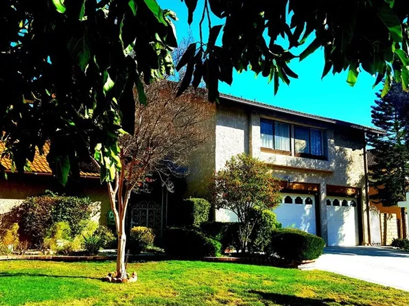 3251 N Blue Ridge Ct, Thousand Oaks, CA 91362