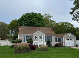 387 Washington Ave, Patchogue, NY 11772