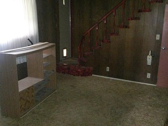 2nd image of 718 W Avenue K