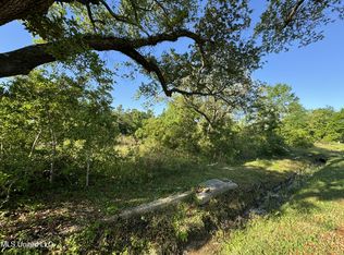 225 Market St, Waveland, MS 39576