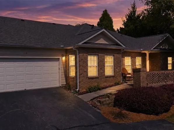 119 Villa Park Cir, Stone Mountain, GA 30087