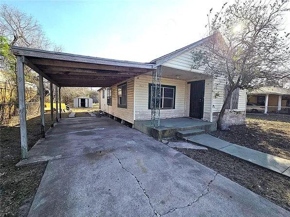 909 E Kleberg Ave, Kingsville, TX 78363