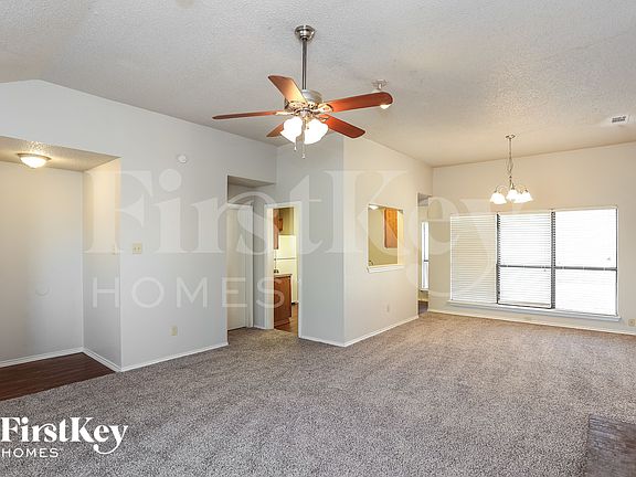 2nd image of 2321 Lakeshore Ln