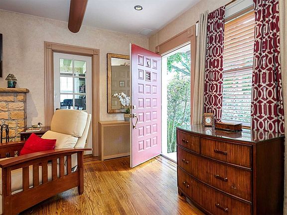 4th image of 99 Geranium Ave