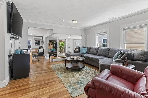 17B Bonair St #17B Photo 1 17B Bonair St #17B Photo 1