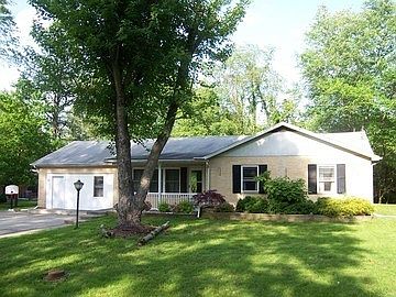 1st image of 2511 S Park Ln