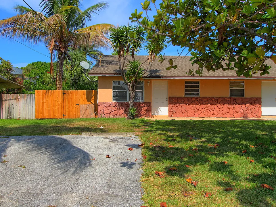 1045 Miami Blvd #A
