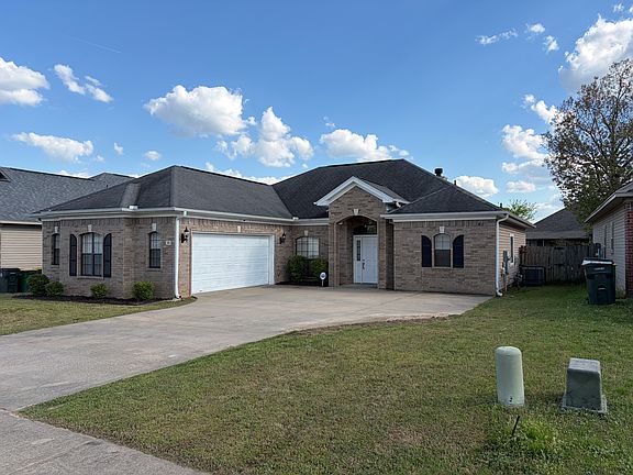 2nd image of 30 Westfield Loop