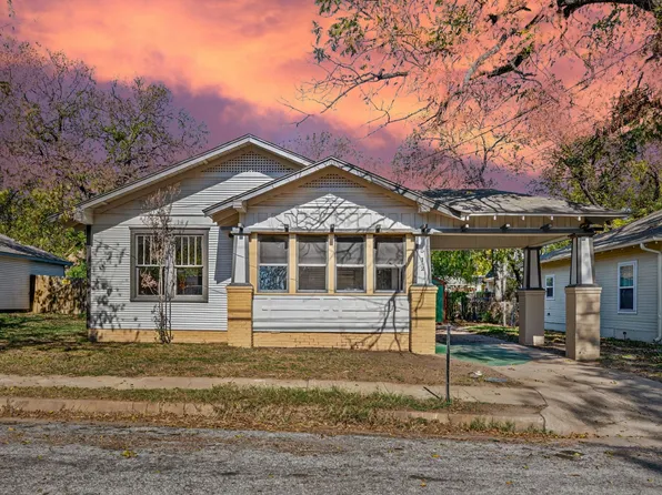 512 NW 9th St, Mineral Wells, TX 76067