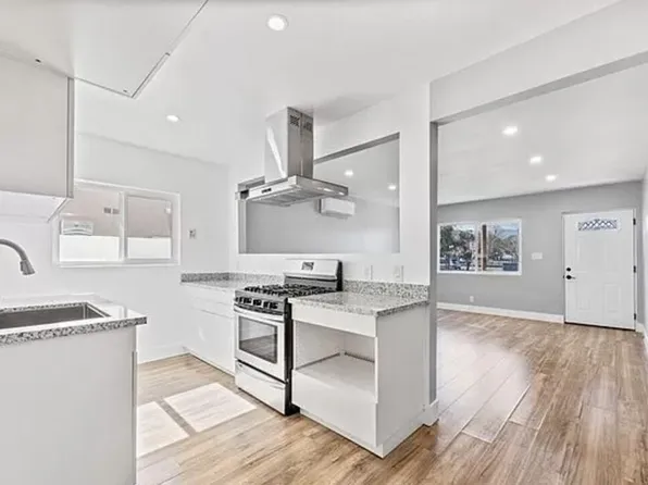 24242 Pine St, Santa Clarita, CA 91321