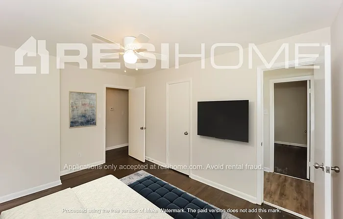 724 Dixon Rd — Photo 6