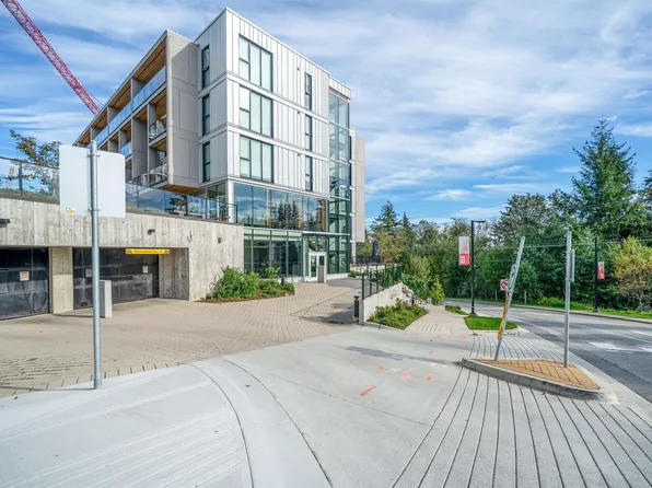 9580 Tower Rd #202, Burnaby, BC V5A 4X6