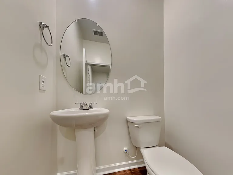 636 Redbud Ln — Photo 8