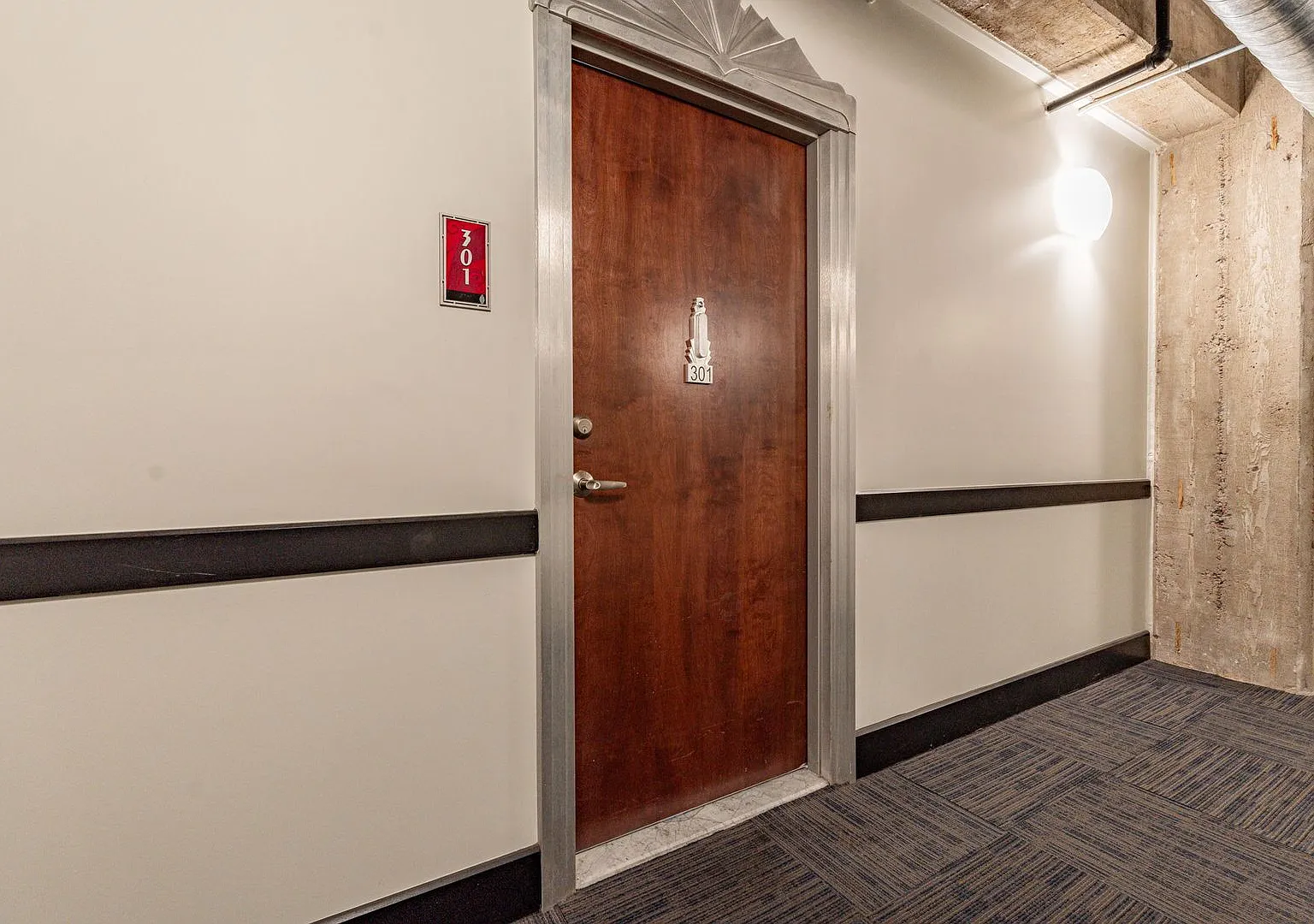 Historic Downtown Phoenix Gem Fully Furnished 1-Bedroom Apartment for Rent — Photo 2