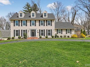 16025 Hunters Way Dr, Chesterfield, MO 63017