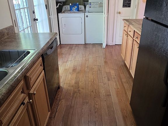 5th image of 1115 Quail Ct W