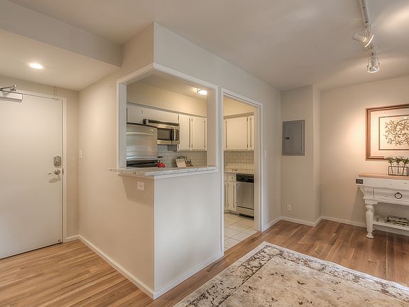 2nd image of 803 W 48th St APT 102