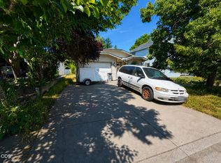 875 Jaquelyn St, Ashland, OR 97520