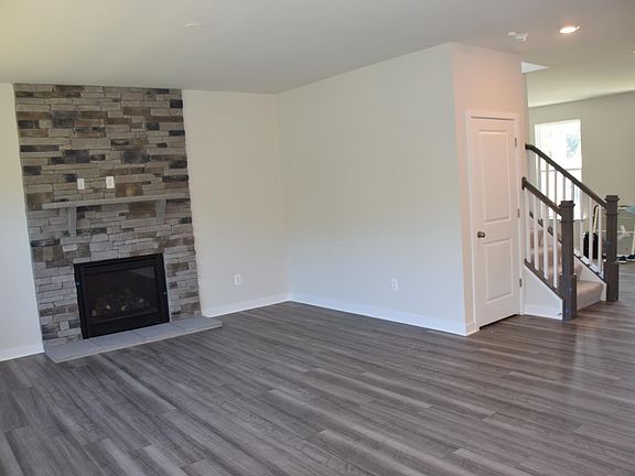 4th image of 132 Lehigh Dr