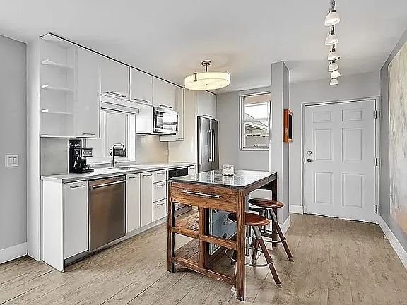 2nd image of 1459 30th Ave #203