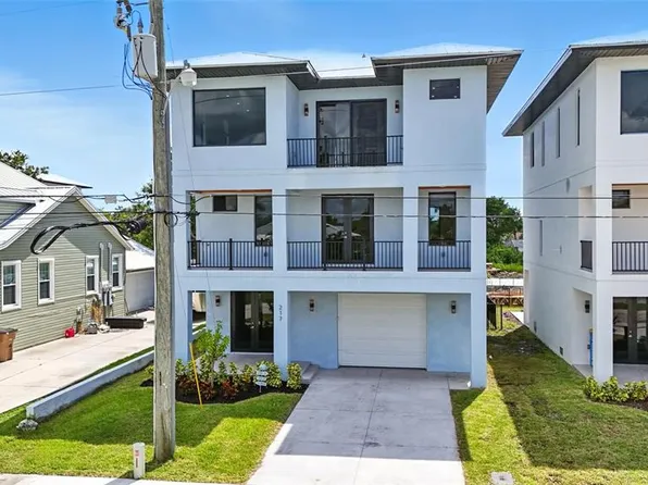 910 W Olympia Ave, Punta Gorda, FL 33950