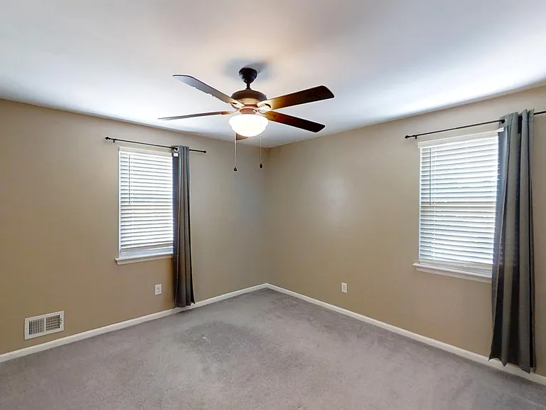 321 Oak Lake Dr — Photo 18