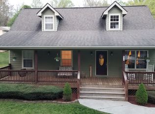 54 Jacobs St, Franklin, NC 28734