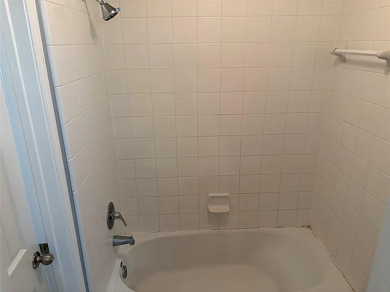 7214 Crescent Mills Dr — Photo 8
